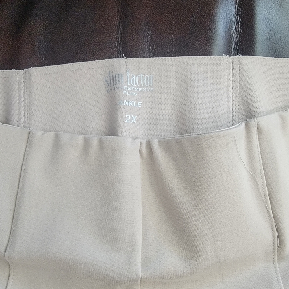 Slim Factor by Investments Ponte Ankle in Ivory. Size 2X